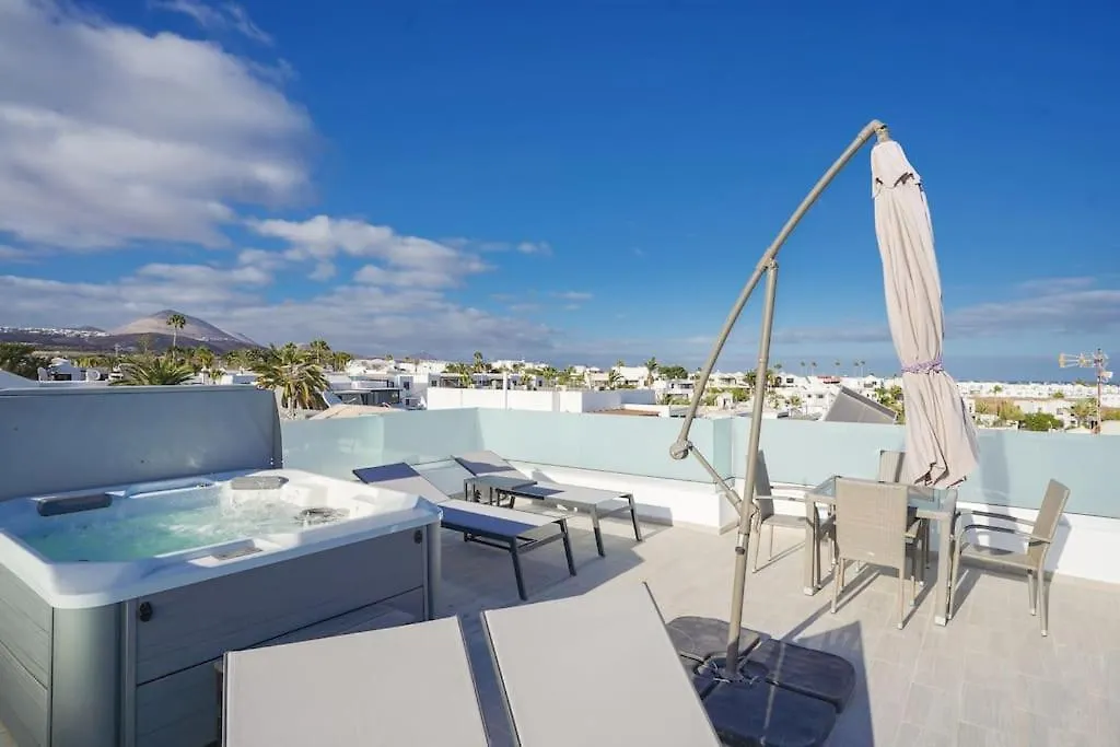 Rooftop Sea View With Jacuzzi And A/C Puerto del Carmen  Apartment Puerto del Carmen (Lanzarote)